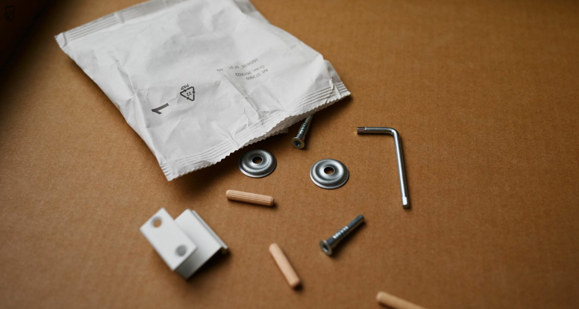 IKEA Replaces Plastic Screw Bags with Recyclable Paper