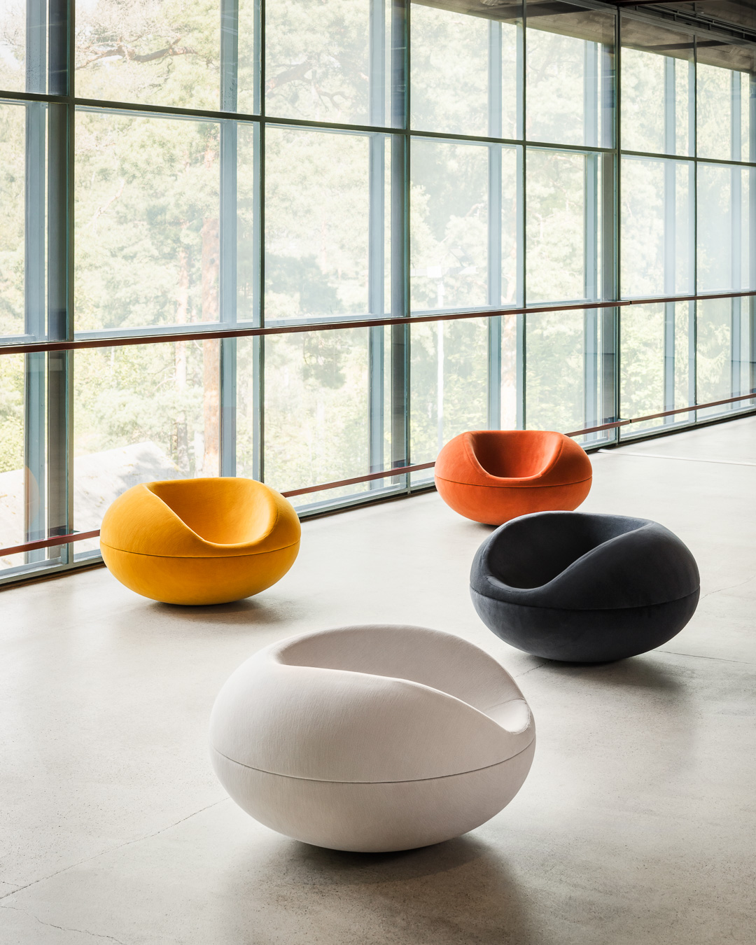 Soft Pastil Chair Brings Iconic 60s Design Back in Velvet